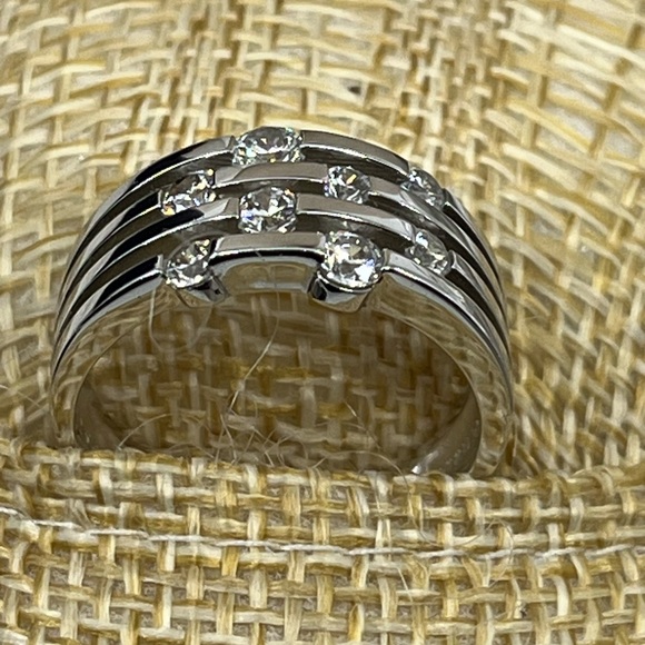 Vintage Sparkling Multi-Band Sterling Silver Ring with CZ Accents – Size 7 - Picture 5 of 14